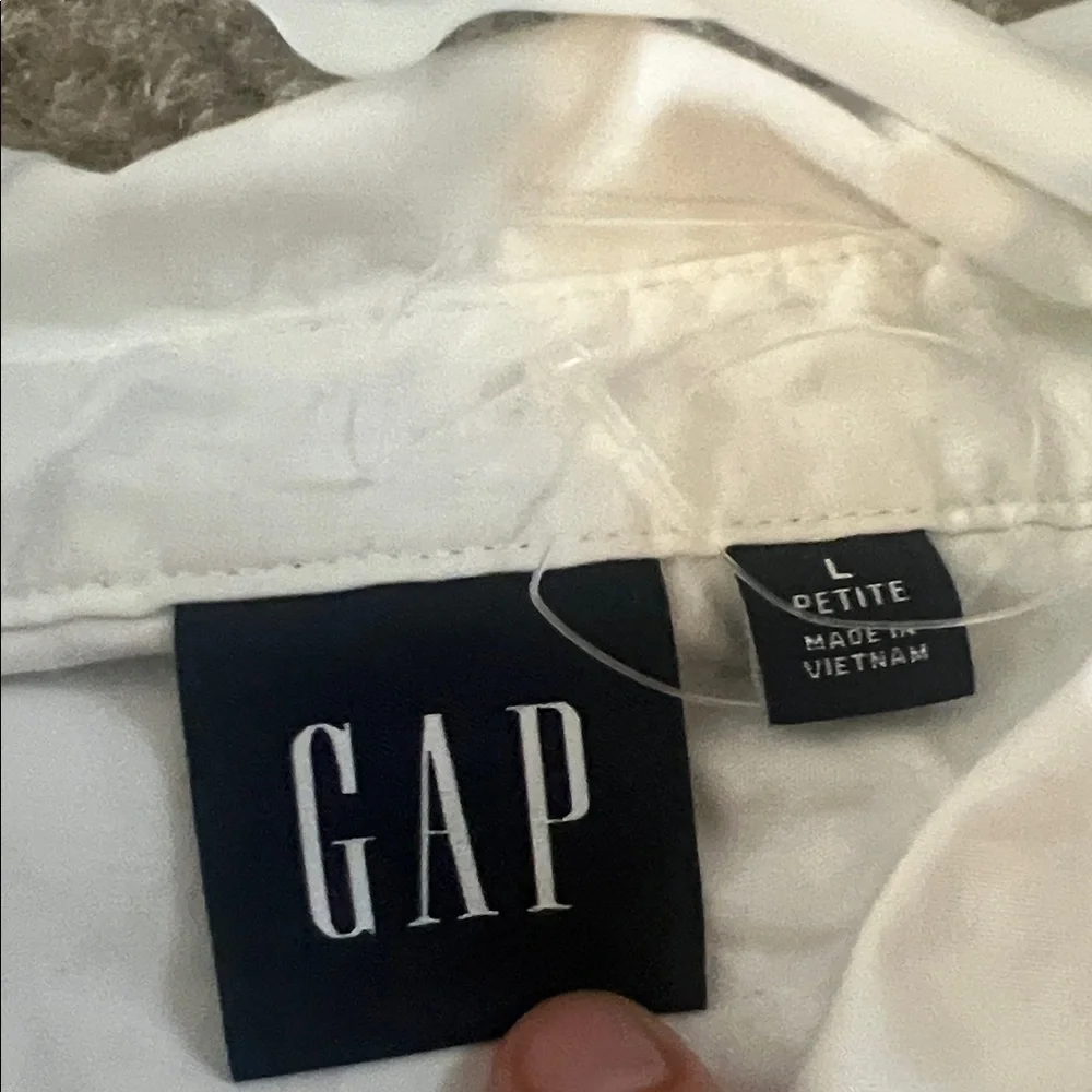 GAP White Eyelet Blouse - Picture 2 of 3